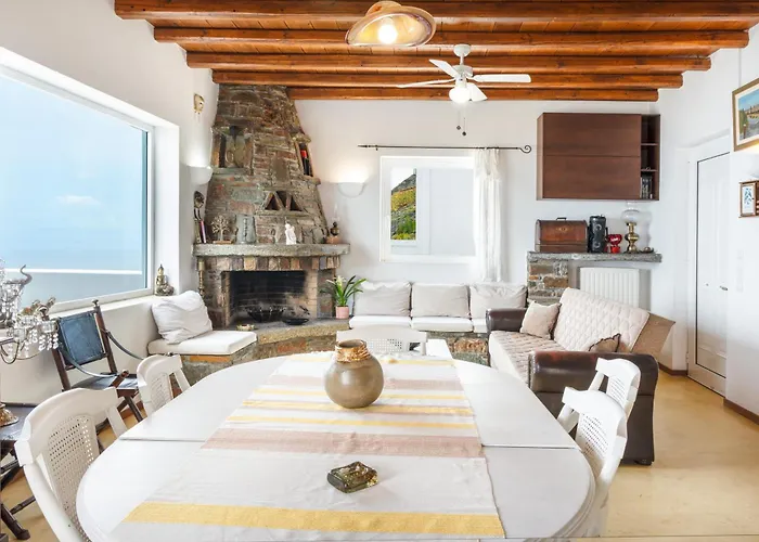 Semesterbostad Blue And White